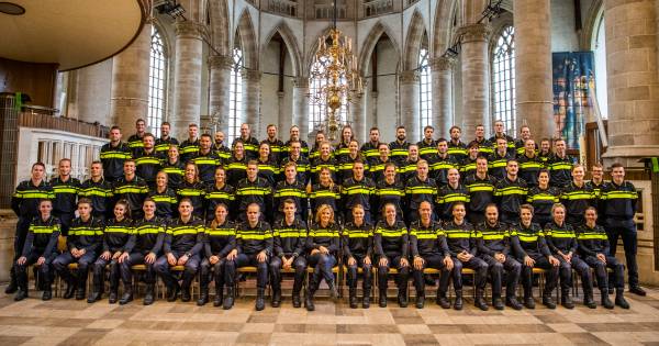 Verbazing Over Foto Nieuwe Lichting Agenten Merendeel Is Zo