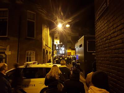 Politie smoort onrust in de kiem na bezoek Devils/NEC-supporters aan Arnhemse binnenstad