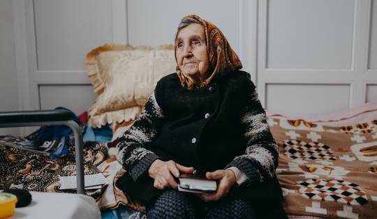 ‘Het kán toch dat de Russen worden verslagen?’: in ‘Tijdelijke Opvang’ hopen 45 oudere Oekraïners al vier jaar op een terugkeer naar huis