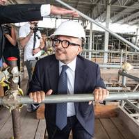 Italië smult: mysterieuze ‘medewerkster’ van de cultuurminister luidt diens val in