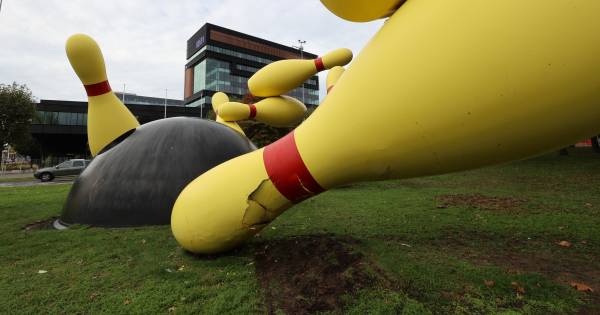 Nieuwsoverzicht | Eigenaar python nog spoorloos - Vader springt met zoontje in sloot en ontkomt aan 