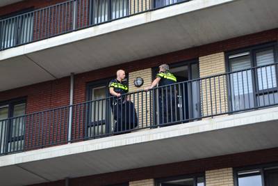 Politie vindt dode man en wapencollectie in huis in Huissen