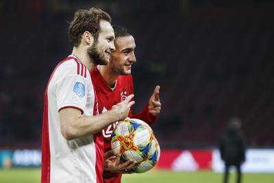 Hattrick voor Ziyech én Blind: ‘Ik wilde die laatste bal echt niet voorgeven’