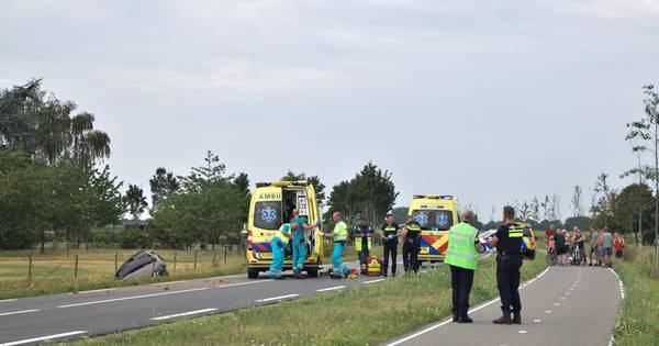 Man uit Ulft zwaargewond door ernstig ongeluk in Varsselder, weg urenlang dicht.