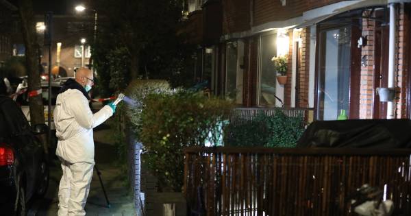 Vrouw zwaargewond bij steekpartij relationele sfeer in Bullstraat, verdachte aangehouden .