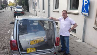 Peters mini-auto voor de tweede keer vernield