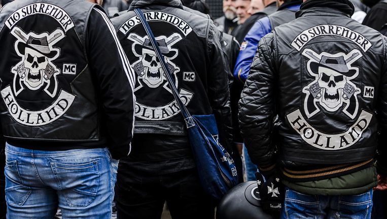 intimidatie in clubkleuren van no surrender het parool