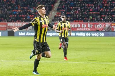 Mount bezorgt Vitesse punt bij FC Twente