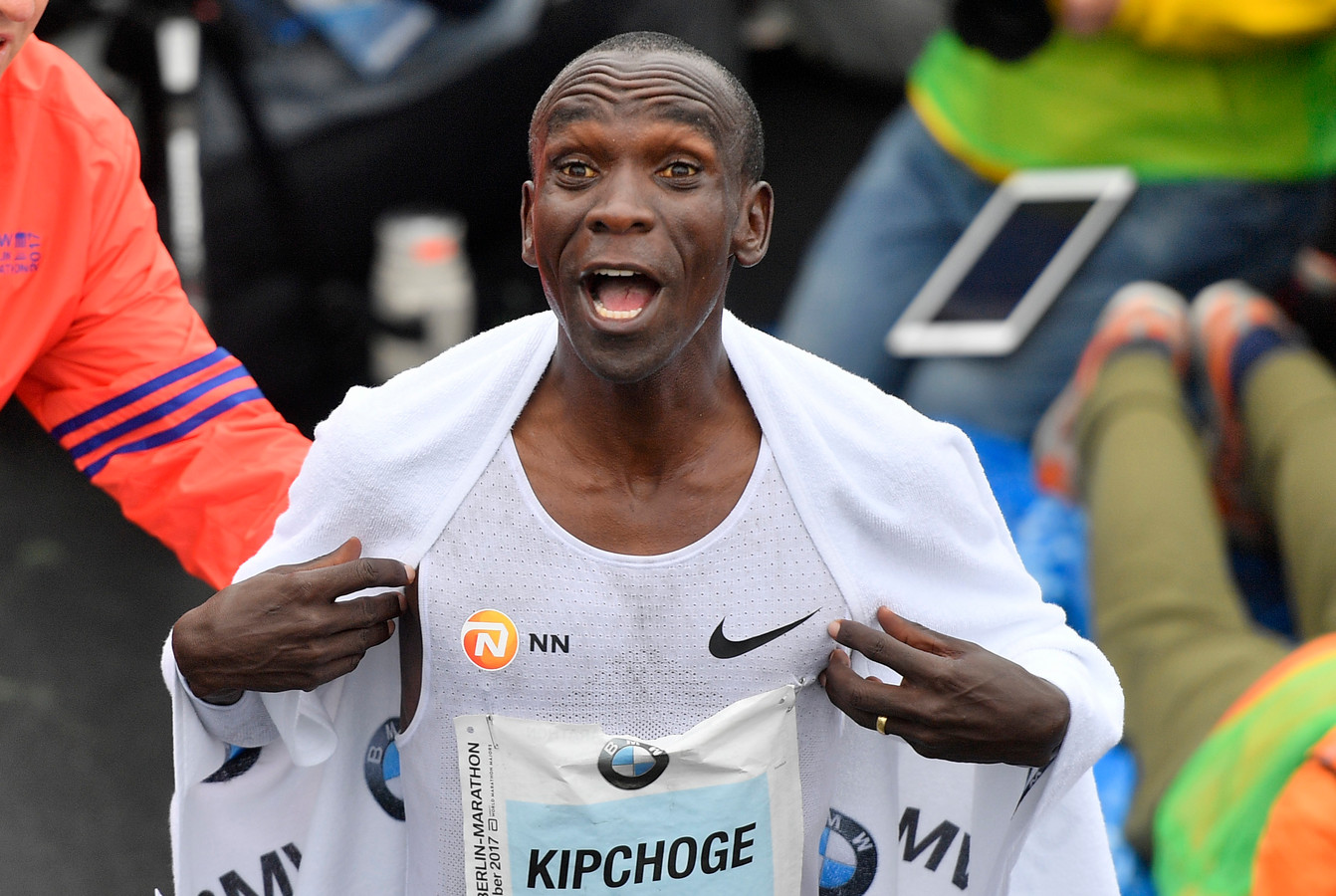 Eliud Kipchoge wint marathon van Berlijn | Foto | destentor.nl