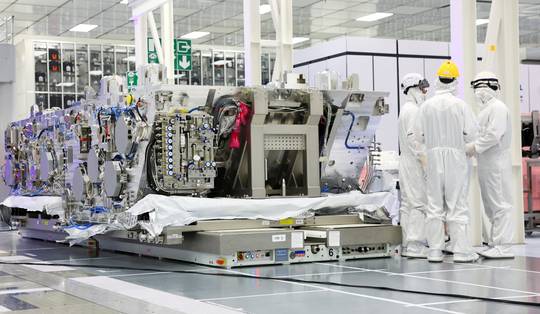 België haalt meest geavanceerde chipmachine ter wereld binnen: hoe Imec een sleutelrol wil spelen in de chipoorlog