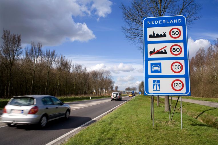 Lezers reageren: Moet de maximumsnelheid binnen de bebouwde kom terug naar 30 kilometer? - Trouw