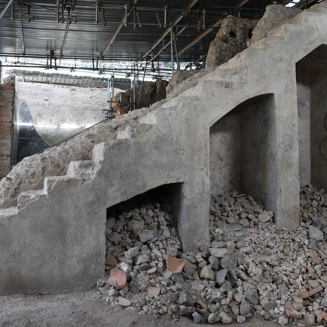 Deze Romeinse trap in Pompeï leek nergens heen te leiden. Nu legt hij een onbekend stuk van de stad bloot