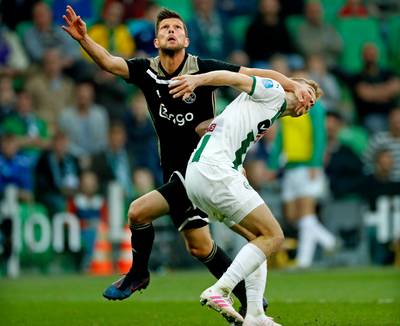 KNVB deelt VAR-discussie Huntelaar-goal: ‘Dennis, ik vind hem lastig’