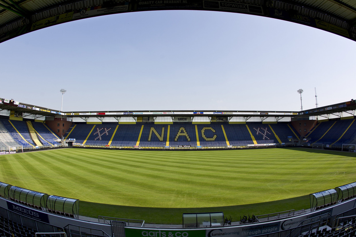 Stadion NAC zit vol scheuren: herstel kost 7 ton | Trouw