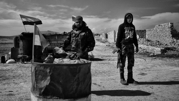 Assad houdt heroverd Syrië met moeite in handen - Volkskrant