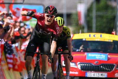 Van Baarle wint laatste rit in Dauphiné, eindzege voor Fuglsang