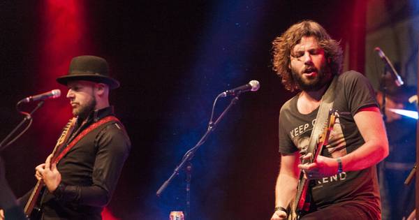 Dialectband Bökkers na tien jaar 'te groot' voor Larense kermis - De Gelderlander