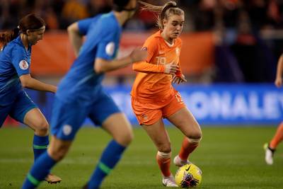 LIVE | Kunnen de Leeuwinnen doordrukken na de snelle gelijkmaker?