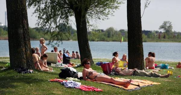 Oevers plas Slijk-Ewijk afgezet na derde besmetting - De Gelderlander