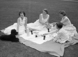 Zomers, maar zedig: de fifties en sixties stijl van prinses Beatrix