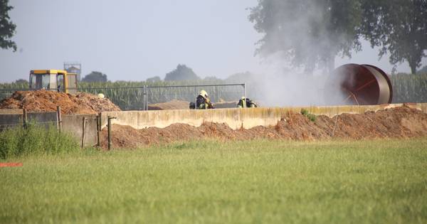 Stro in brand bij boerderij in Odiliapeel