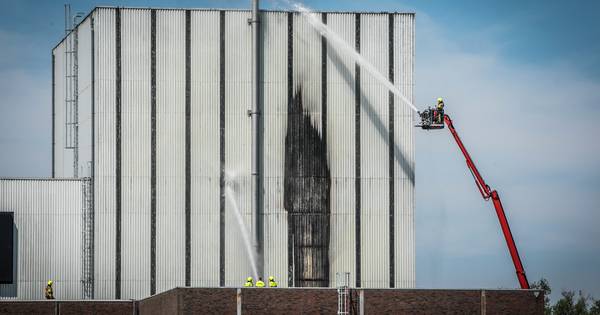 Zeer grote brand bij kernenergiecentrale in Dodewaard - De Gelderlander