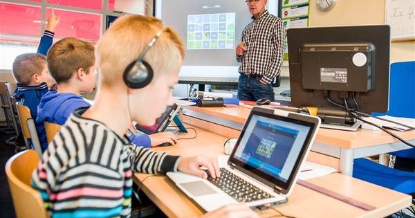 Digitale lesmethode bij basisschool St. AEgidius in Hertme - Tubantia