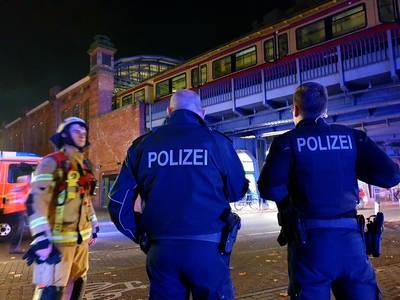 Feest in Duitse trein eindigt in drama: meisje (2) in levensgevaar