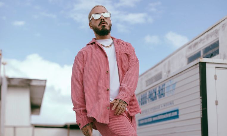 J Balvin brengt nieuw album Colores
