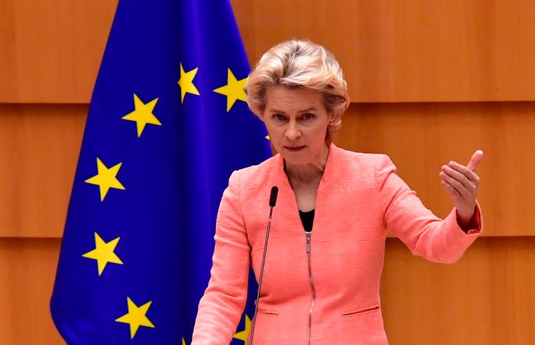 Von der Leyen laakt antisemitische carnavalskostuums in Aalst: ‘Waar is de essentie van menselijkheid?’