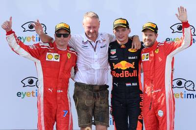 Bekijk hier de mooiste foto's van de zege van Verstappen