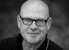 Voormalig ‘Wie is de mol?’-presentator Karel van de Graaf overleden