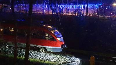 Passagierstrein met 40 inzittenden ontspoord in Enschede