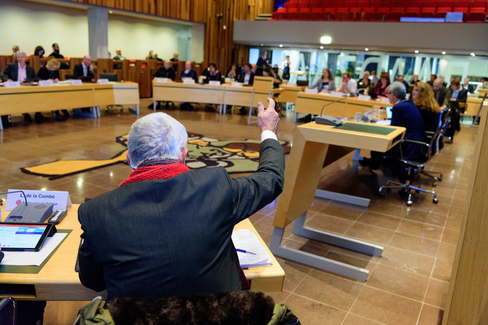 BPA-fractievoorzitter Hans van Wegen in de raadszaal op het stadhuis.