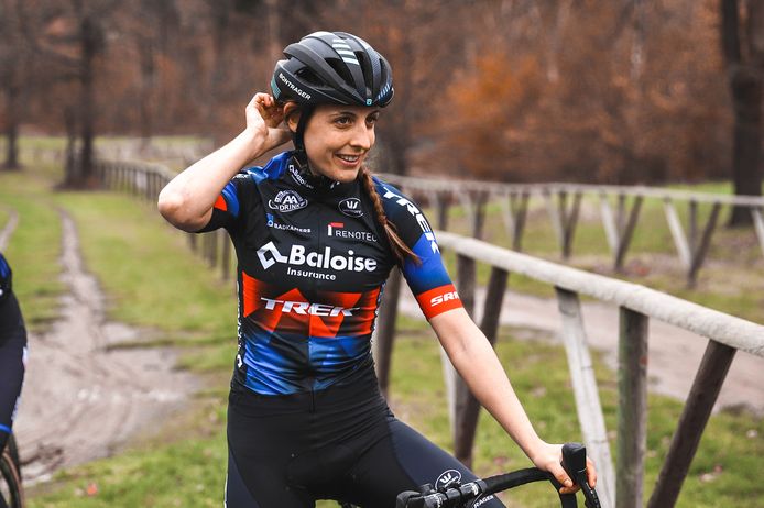 Nieuwe outfit voor Toon Aerts en co: De toekomst van onze ploeg oogt  rooskleurig | Veldrijden | hln.be