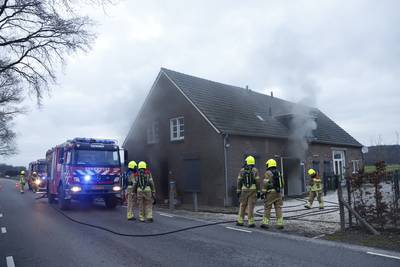 Brand treft twee woningen aan Ringbaan in Milsbeek