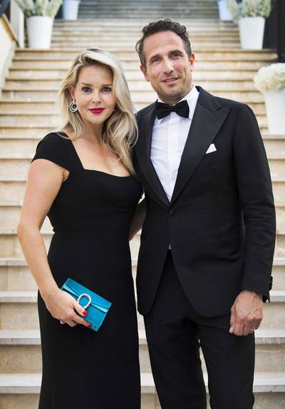 Chantal vastgekleefd aan haar man en Fatima gaat voor sexy luipaardprintje