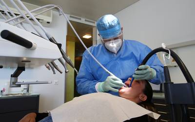 Les dentistes peuvent progressivement reprendre leurs activités