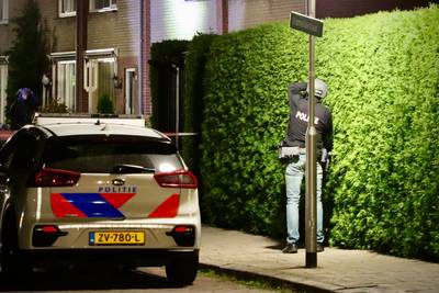 Verwarde man klimt op dak van woning in Denekamp: arrestatieteam ingezet