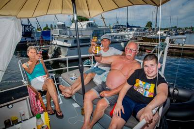 Het water als toevluchtsoord op Tweede Pinksterdag