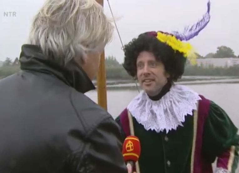 Daar Zijn Ze Dan Toch Witte Pieten In Sinterklaasjournaal De Volkskrant