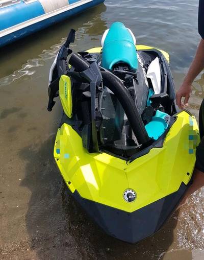 Jetskiërs in ziekenhuis na botsing