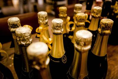 Supermarkt stuit op dief die 15.000 flessen champagne, wijn, port en sherry wegnam