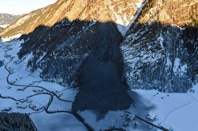 Bergdorp in Tirol van buitenwereld afgesloten
