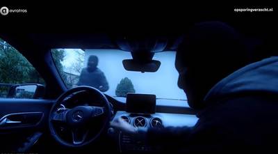 Politie zoekt duo dat na overval Mercedes niet in achteruit krijgt