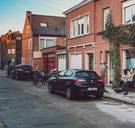 Waarom de gevelbankjes het straatbeeld veroveren