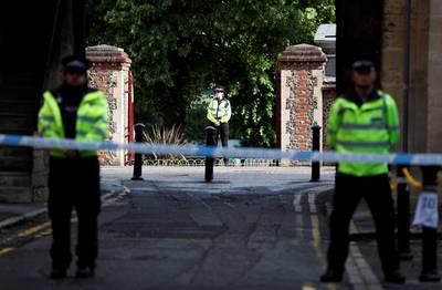 Trois morts dans une attaque au couteau à Reading, un suspect en garde à vue