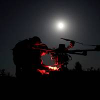 Oekraïne valt Rusland aan met honderden drones, ook olieraffinaderij geraakt • Rusland houdt grote oefening met nucleair arsenaal