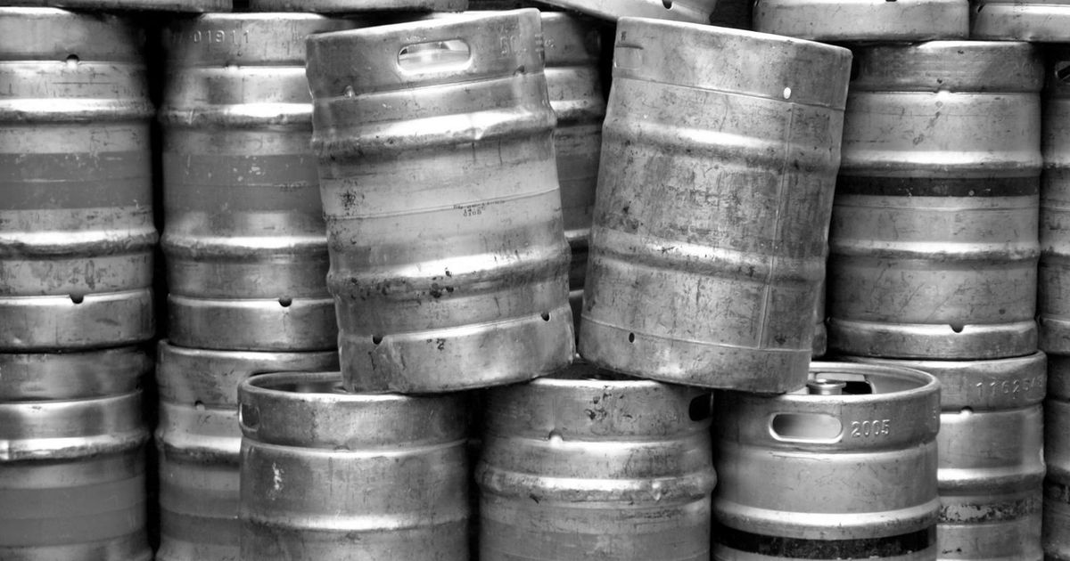 Douane neemt 96 paletten bier in beslag op E40 - De Morgen