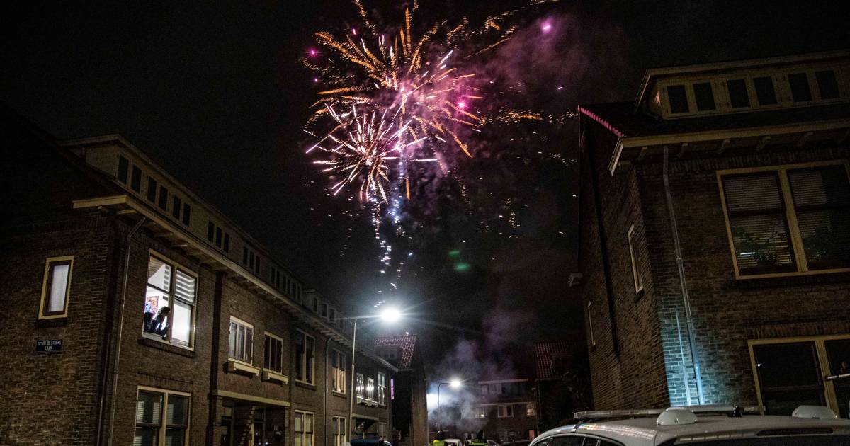 Definitief geen vuurwerk, wel veel meer agenten met oudjaar | Binnenland |  AD.nl